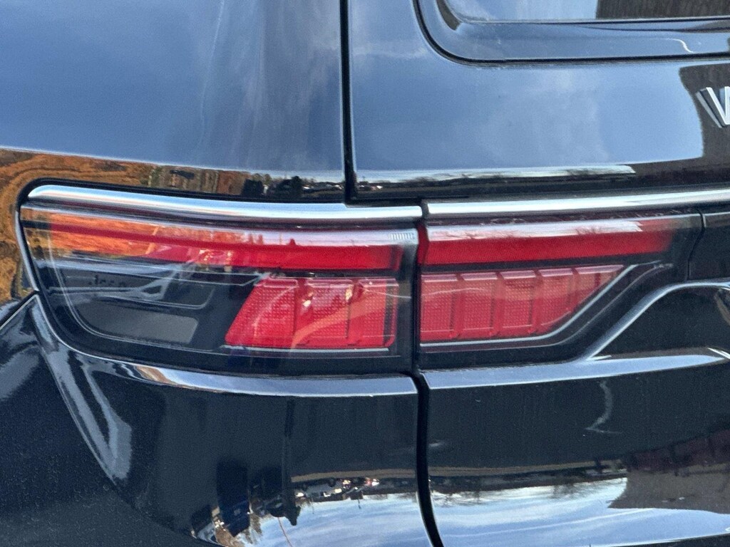 2022 Jeep Wagoneer Series III photo 3