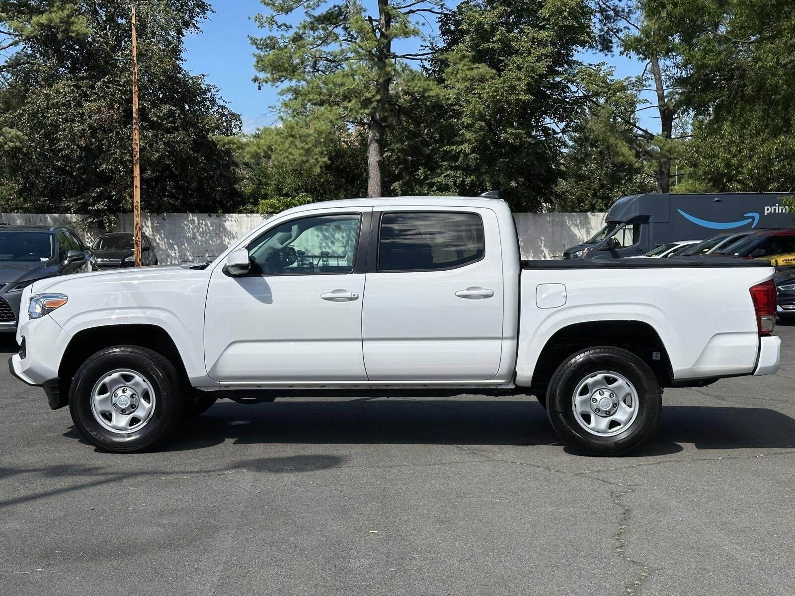 2022 Toyota Tacoma SR photo 2