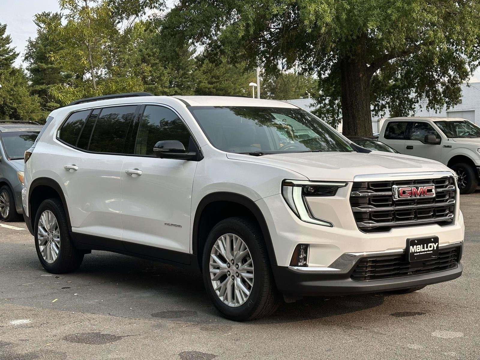 2024 GMC Acadia Elevation's photo