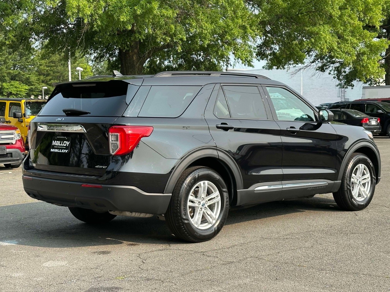 2022 Ford Explorer XLT photo 2