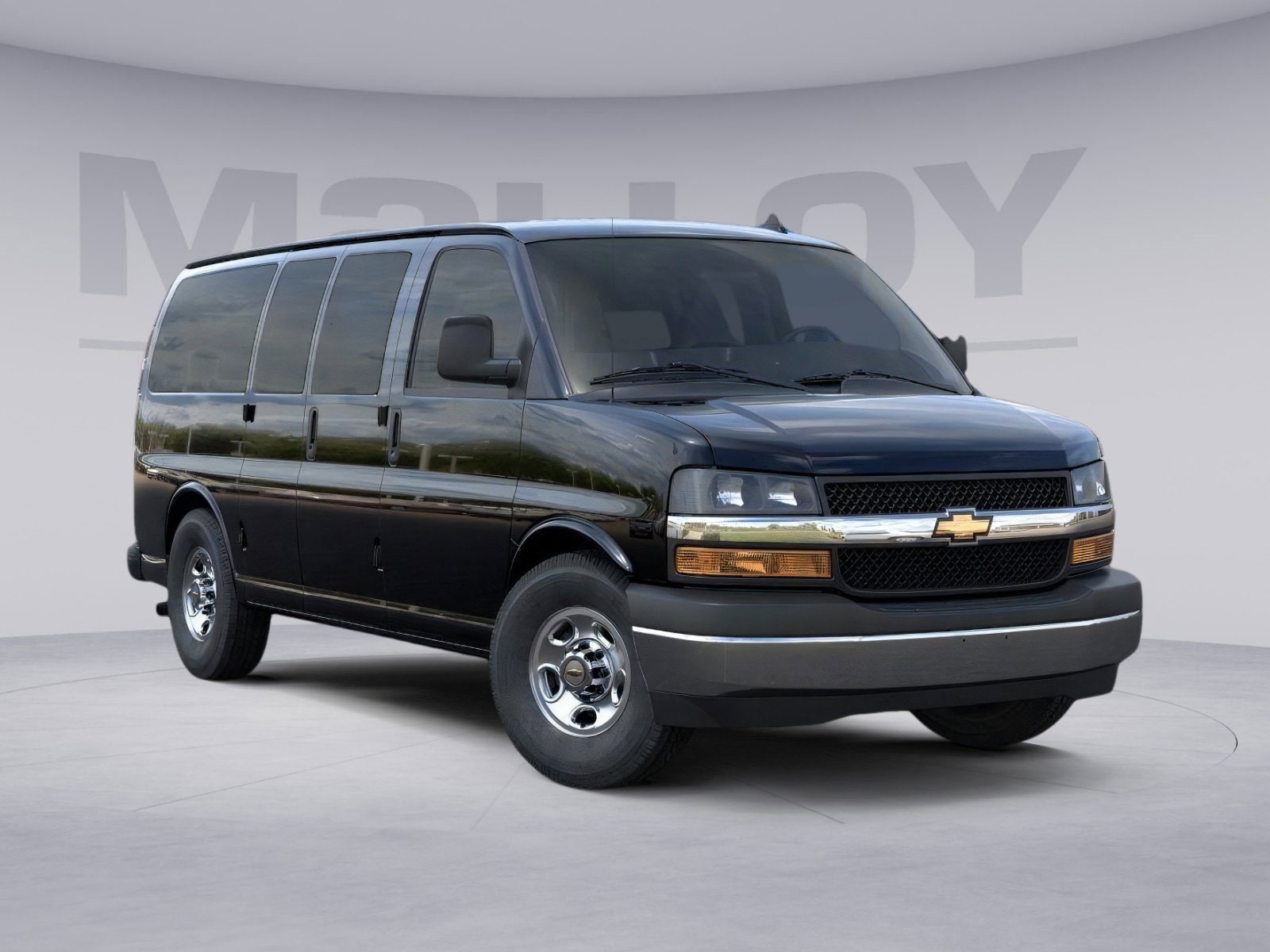 2025 Chevrolet Express Passenger LT's photo