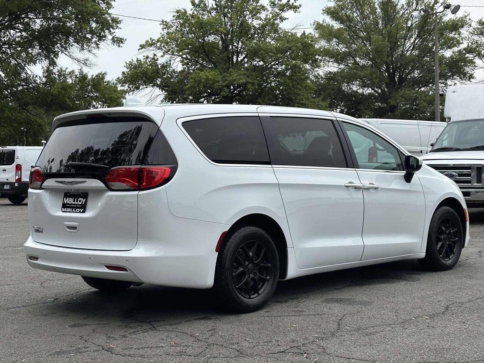 2019 Chrysler Pacifica LX photo 4