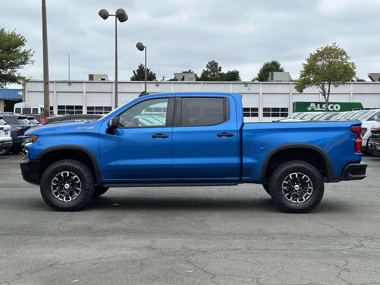 2022 Chevrolet Silverado 1500 ZR2 photo 2