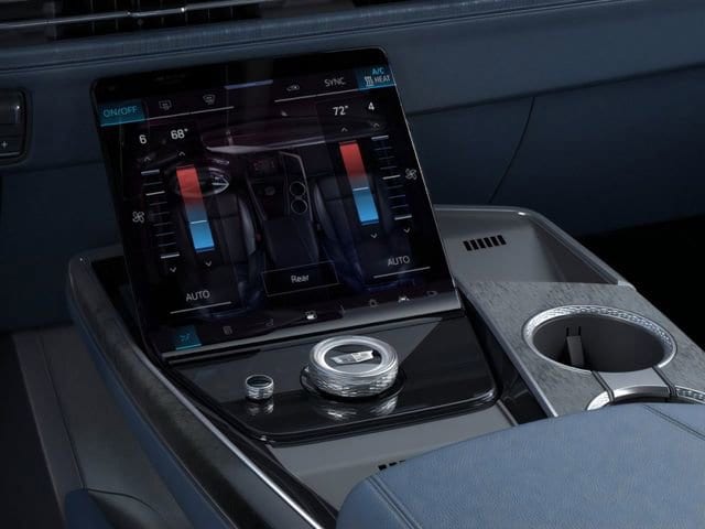 2025 Cadillac Escalade IQ Luxury 2 - Photo 23