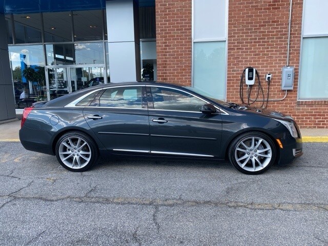 2013 Cadillac XTS Premium photo 2
