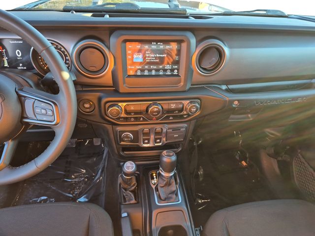 2023 Jeep Wrangler 2-Door Willys - Photo 15