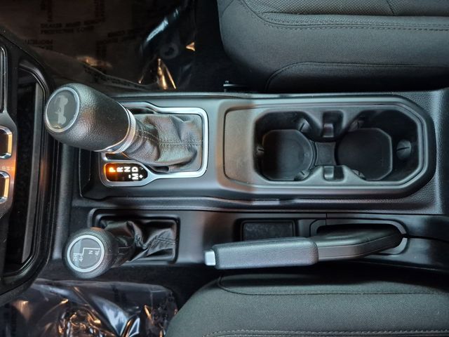 2023 Jeep Wrangler 2-Door Willys - Photo 22