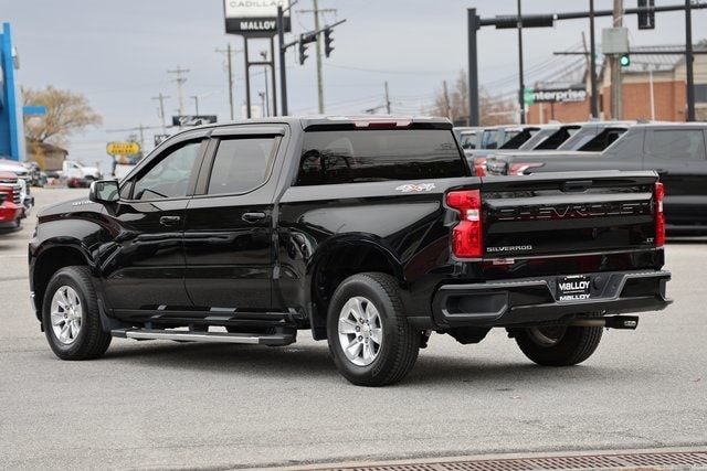 2020 Chevrolet Silverado 1500 LT photo 2