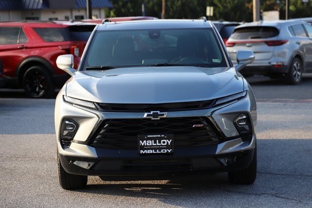 2025 Chevrolet Blazer RS photo 2