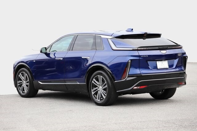 2024 Cadillac Lyriq Luxury photo 3
