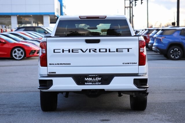 2023 Chevrolet Silverado 1500 Custom photo 3