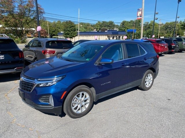 2022 Chevrolet Equinox LT photo 2