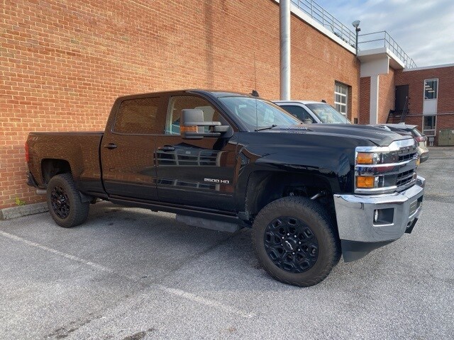 2019 Chevrolet Silverado 2500HD LT photo 2