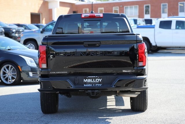 2024 Chevrolet Colorado LT photo 3