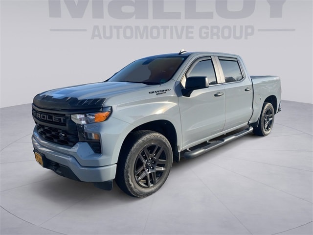 2024 Chevrolet Silverado Custom's photo