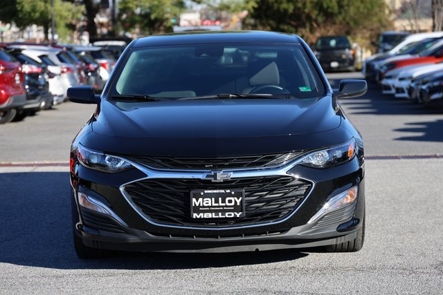2025 Chevrolet Malibu RS photo 2