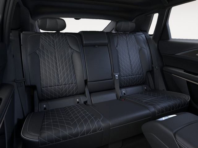 2026 Cadillac LYRIQ V Premium - Photo 17