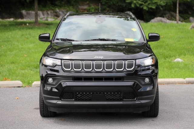 Certified 2022 Jeep Compass Latitude Lux with VIN 3C4NJDFB1NT149983 for sale in Winchester, VA