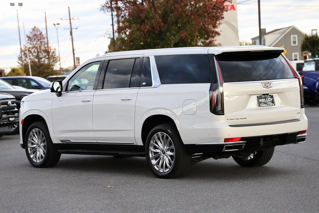 2024 Cadillac Escalade ESV Premium Luxury photo 2