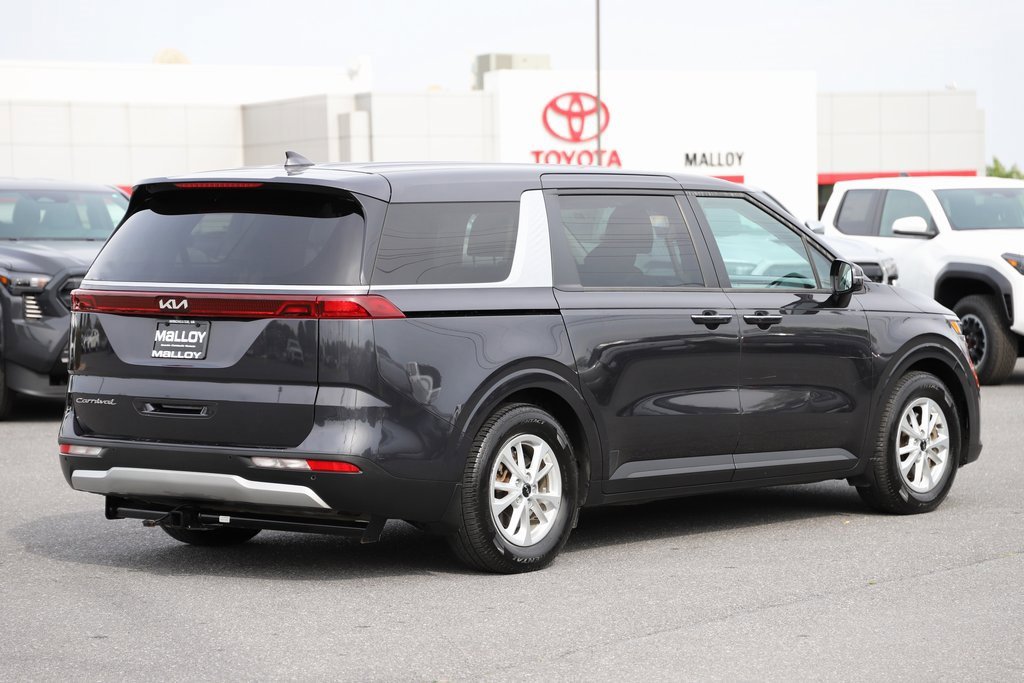 2022 Kia Carnival LXS photo 2