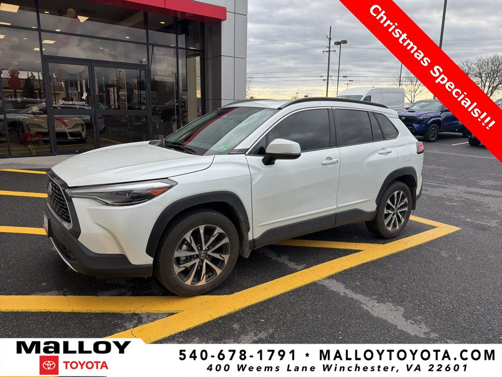 2024 Toyota Corolla Cross XLE's photo