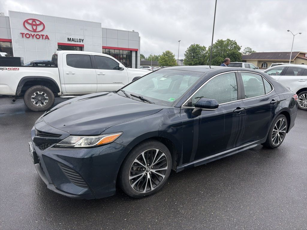 2020 Toyota Camry 2.5 Auto SE's photo