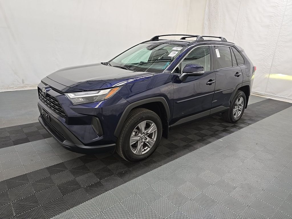 2023 Toyota RAV4 XLE AWD's photo