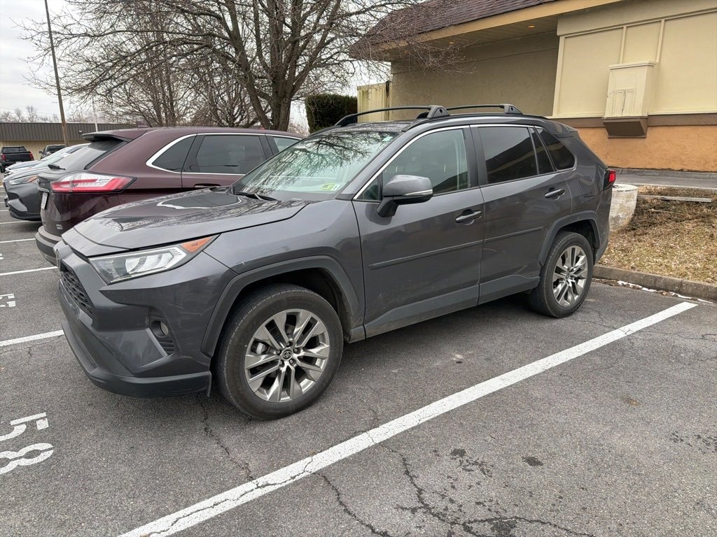 2021 Toyota RAV4 XLE Premium's photo