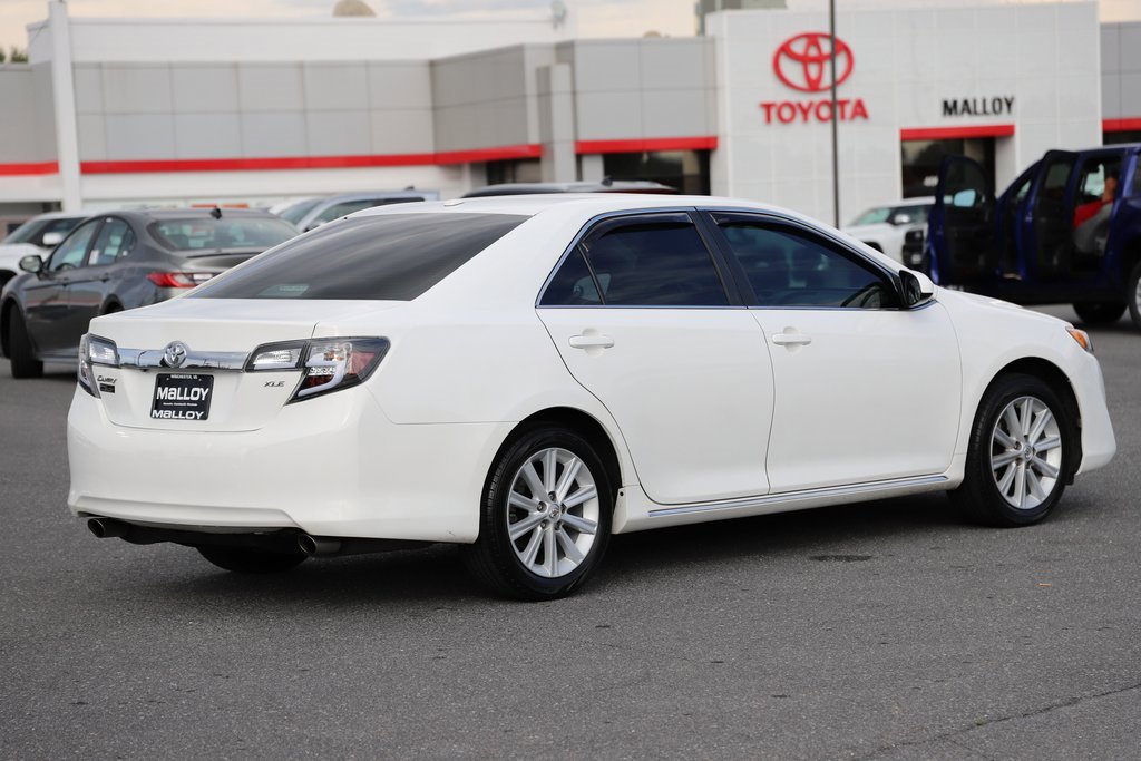 2014 Toyota Camry XLE photo 4