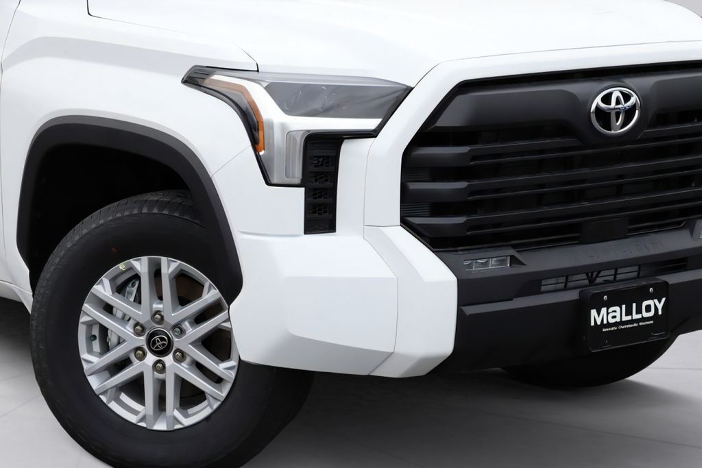 2025 Toyota Tundra SR5 - Photo 6