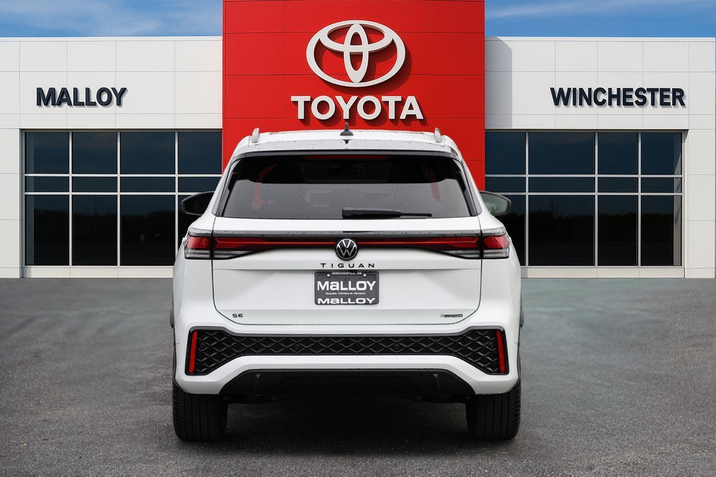 2025 Volkswagen Tiguan SE R-Line Black photo 3