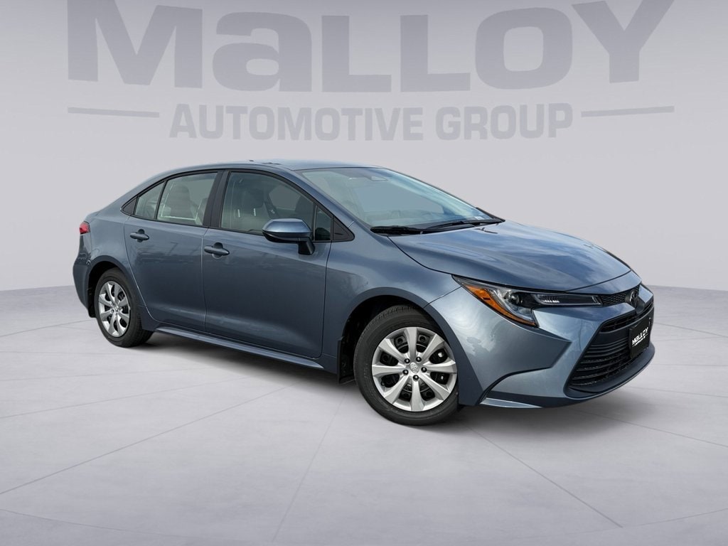 2026 Toyota Corolla LE's photo