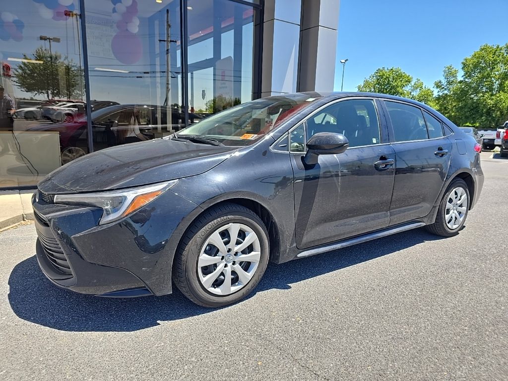 2025 Toyota Corolla LE Hybrid CVT's photo