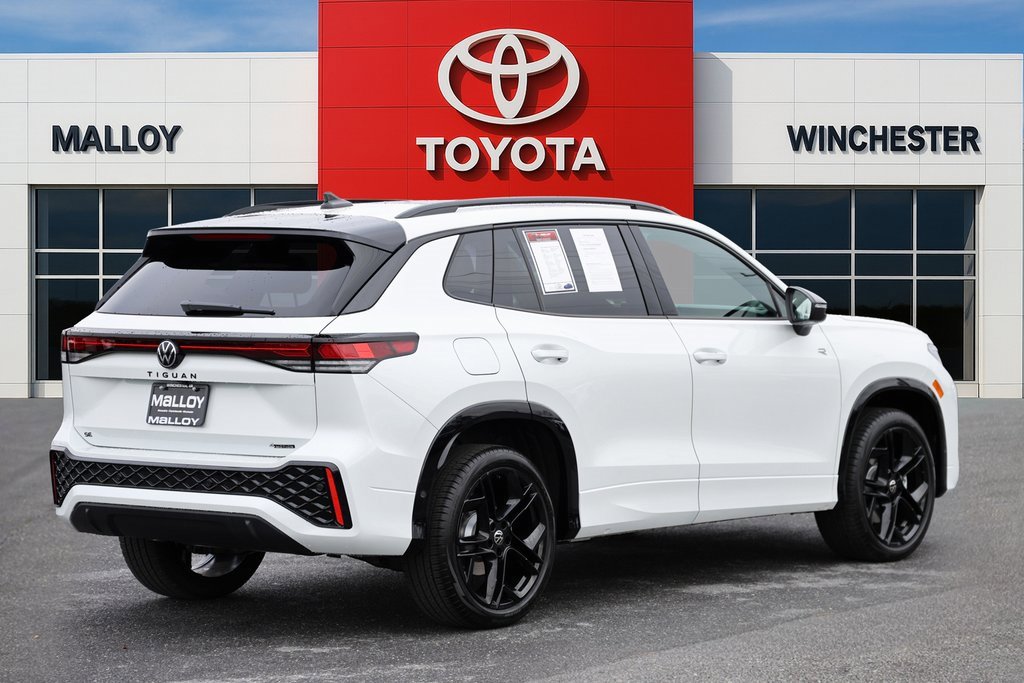 2025 Volkswagen Tiguan SE R-Line Black photo 4