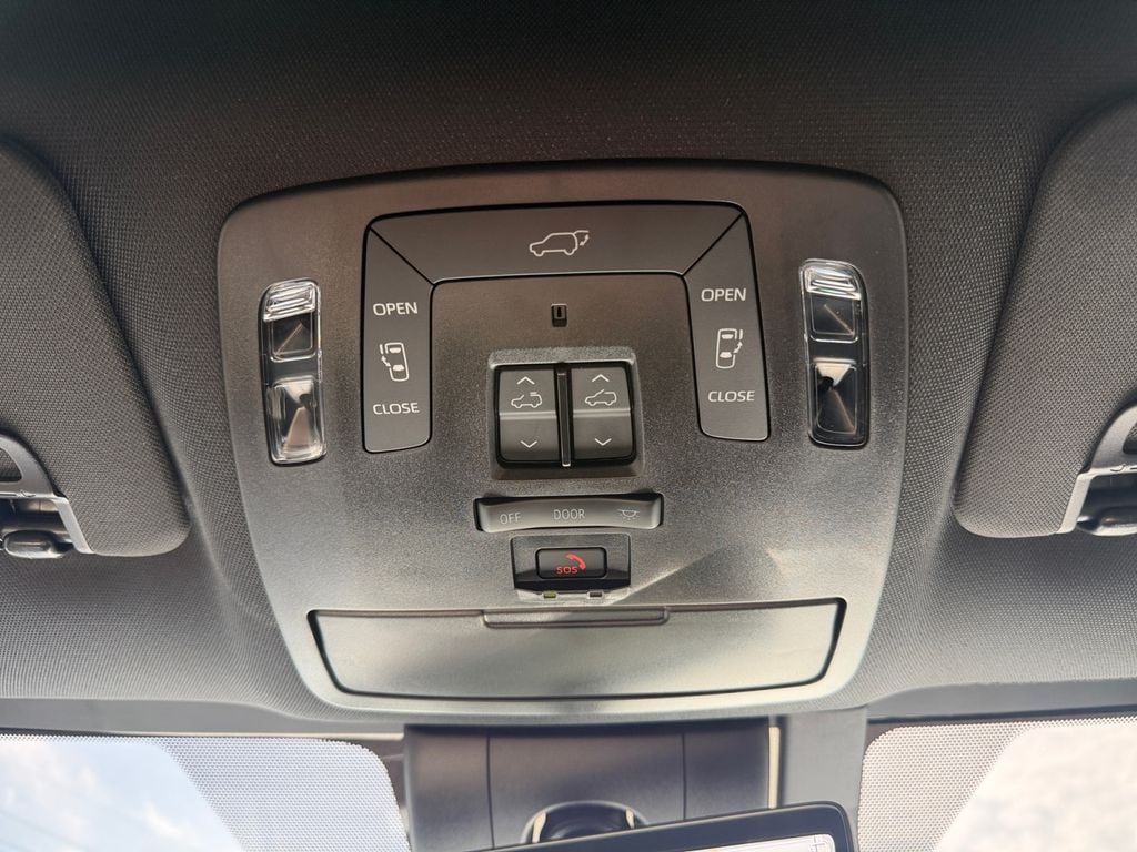 2025 Toyota Sienna 28