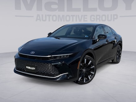 2024 Toyota Crown Platinum Sedan