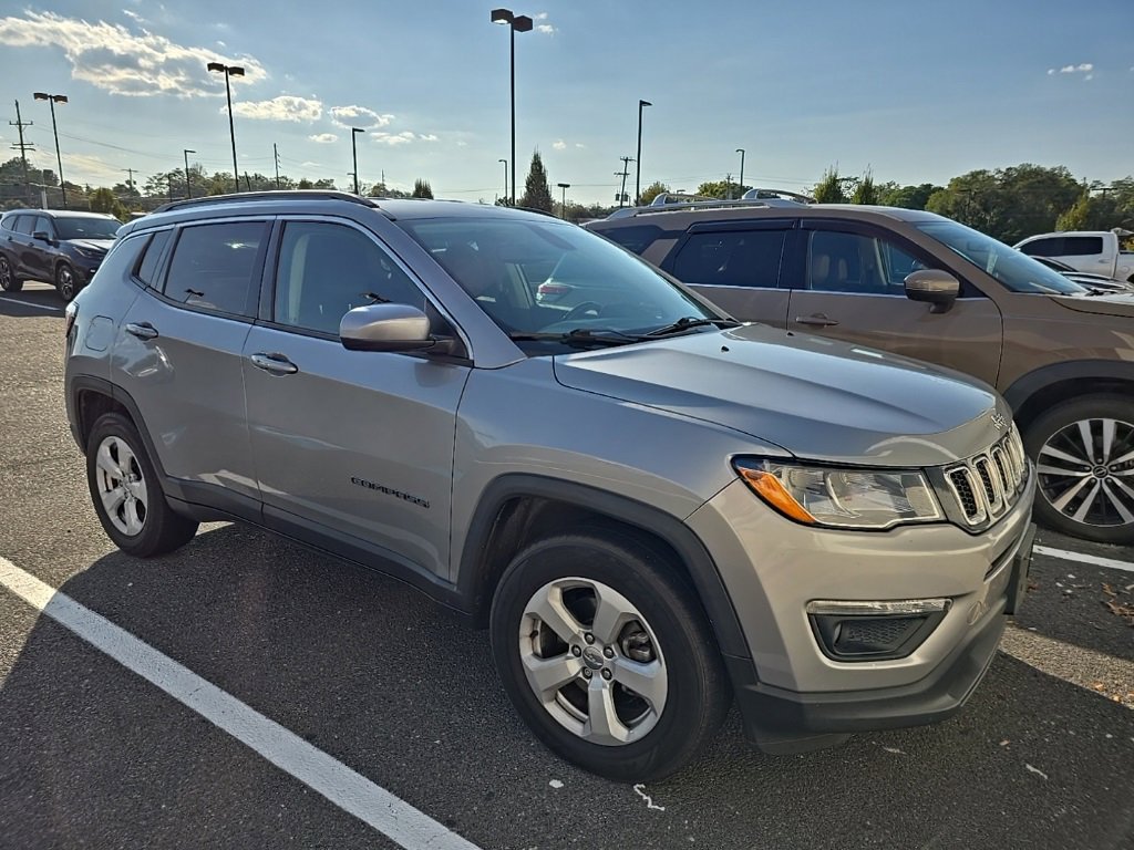 2019 Jeep Compass Latitude photo 2