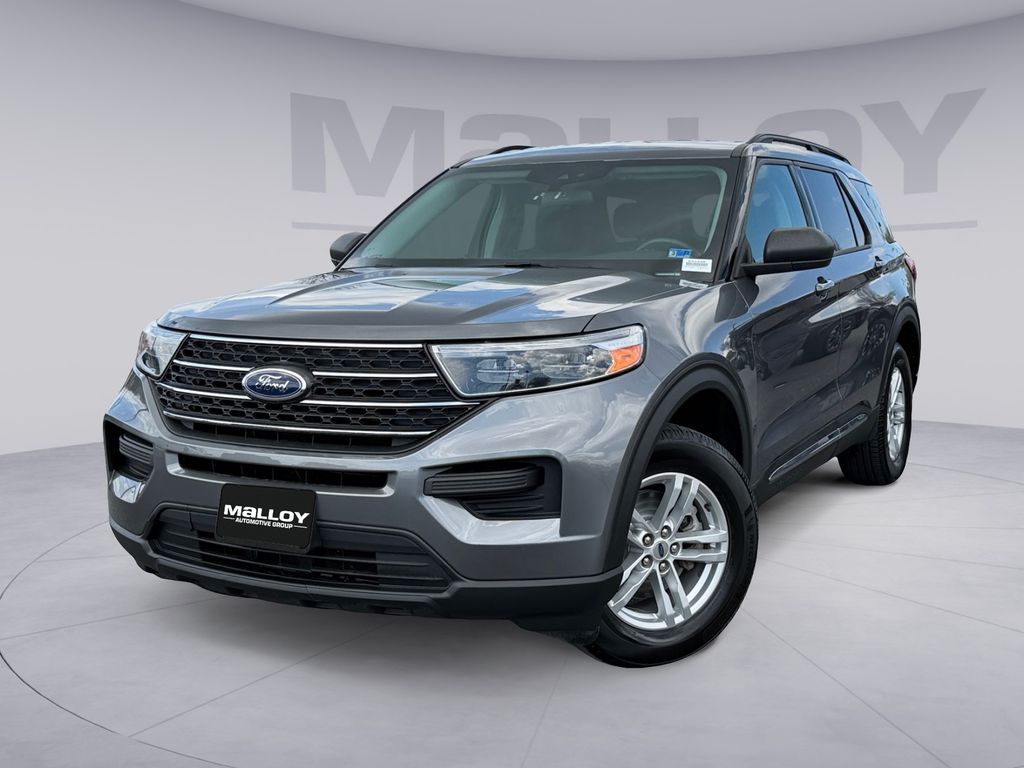 2022 Ford Explorer XLT 4WD's photo