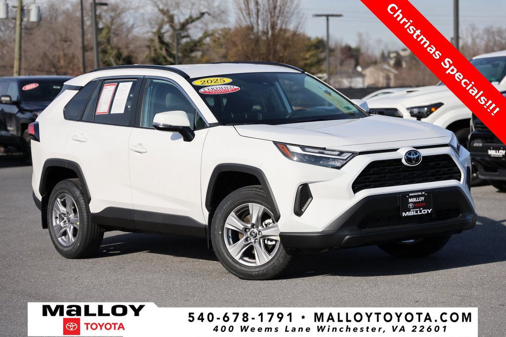 2025 Toyota RAV4 XLE's photo