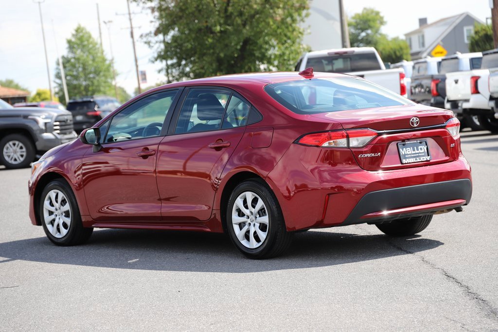 2022 Toyota Corolla LE photo 2