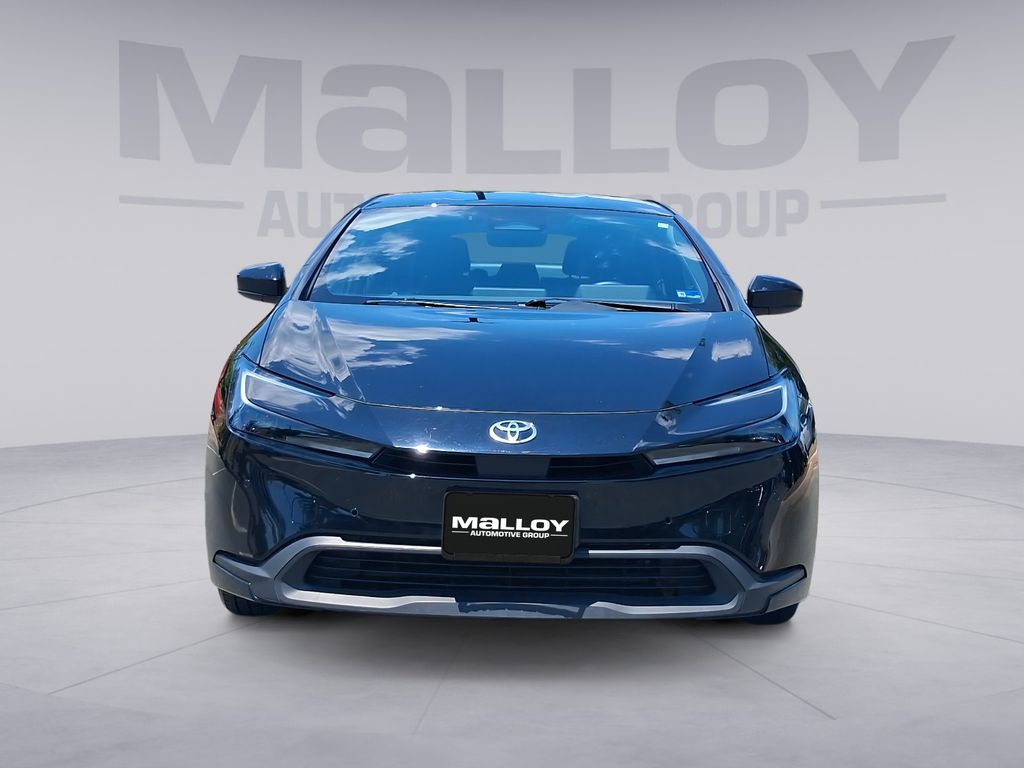 2025 Toyota Prius LE - Photo 8