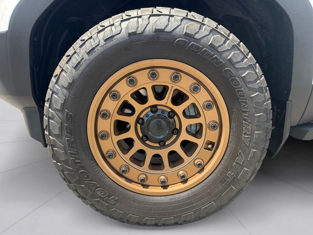 2025 Toyota Land Cruiser 9