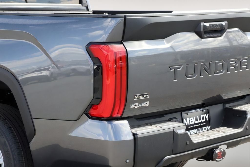 2025 Toyota Tundra SR5 - Photo 13