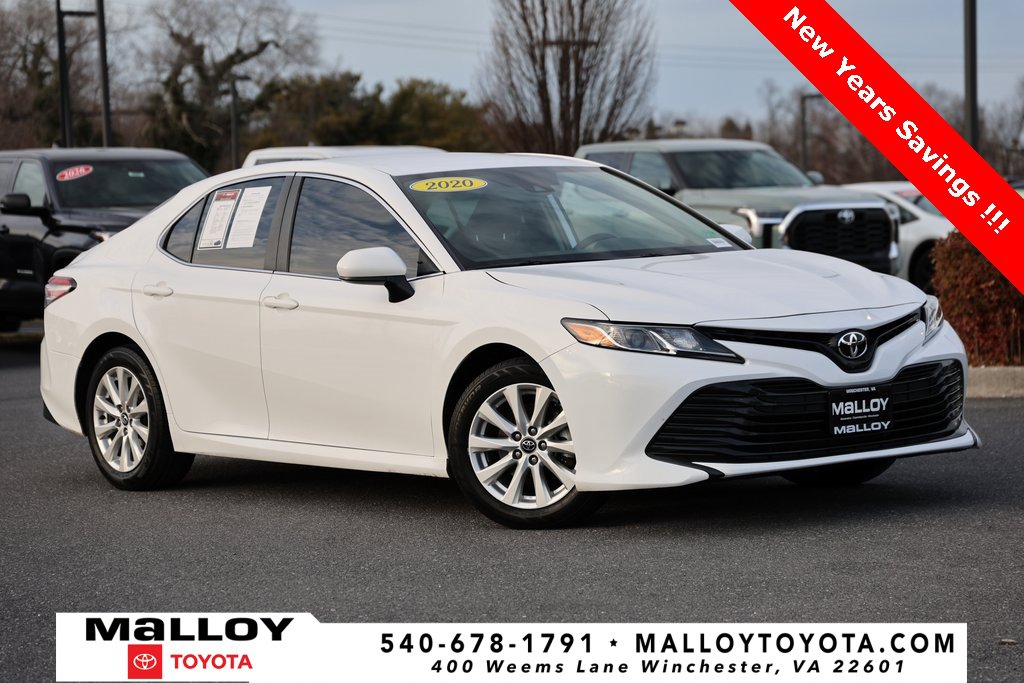 2020 Toyota Camry LE's photo