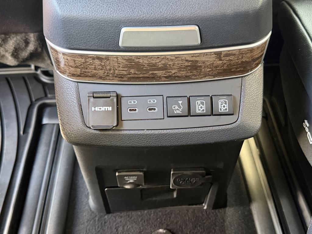 2025 Toyota Sienna 30