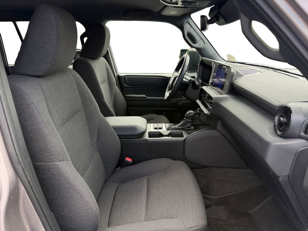 2025 Toyota Land Cruiser 17