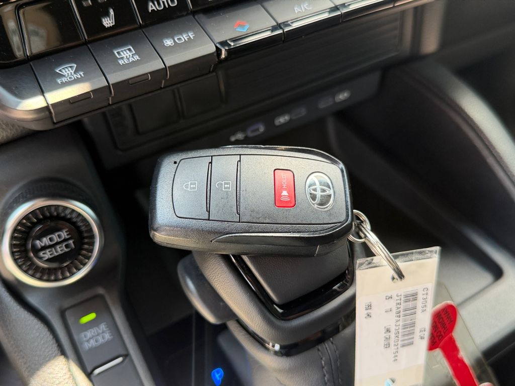 2025 Toyota Land Cruiser 31
