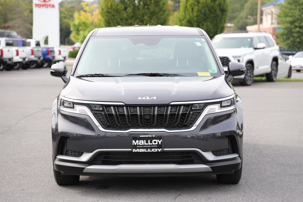 2022 Kia Carnival LXS photo 3