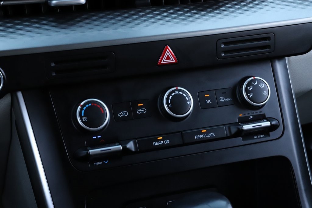 2022 Kia Carnival LXS photo 26
