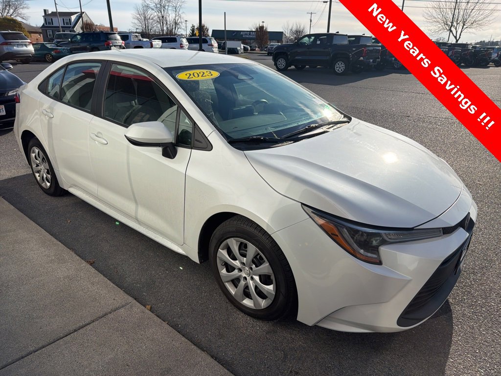 2023 Toyota Corolla LE's photo